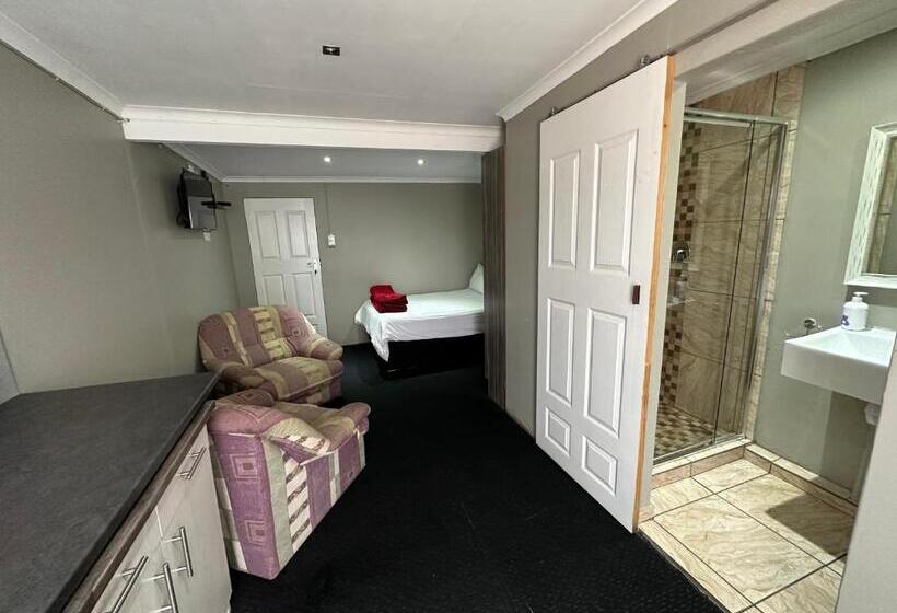 פנסיון Favour Guest House