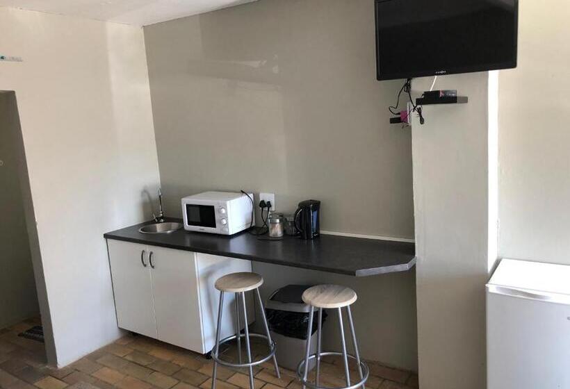 פנסיון Favour Guest House