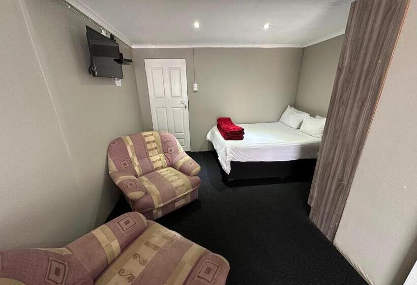 פנסיון Favour Guest House