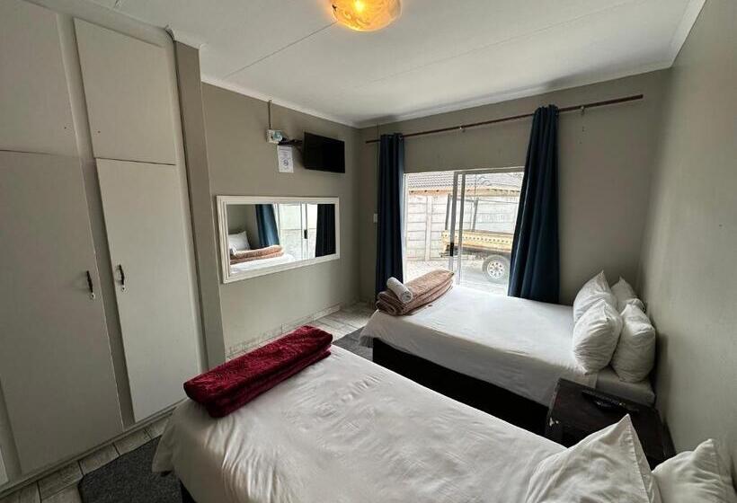 פנסיון Favour Guest House