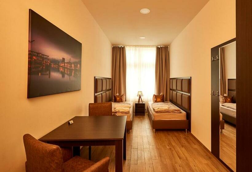 بنسيون Harbour Apartments