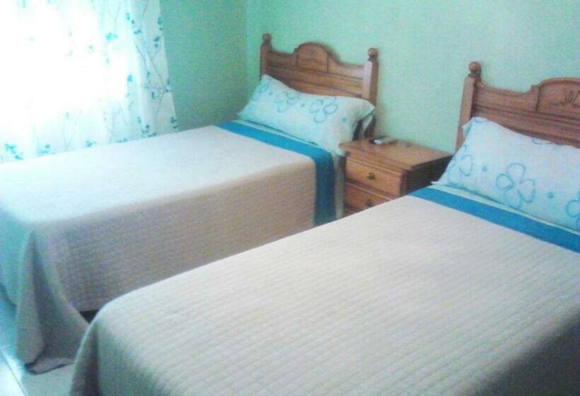 פנסיון Hostal Alameda