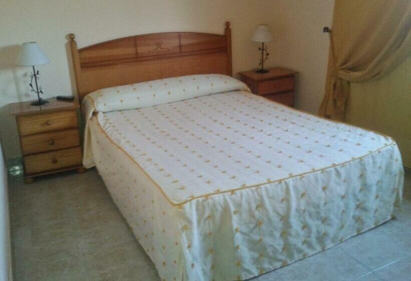 פנסיון Hostal Alameda