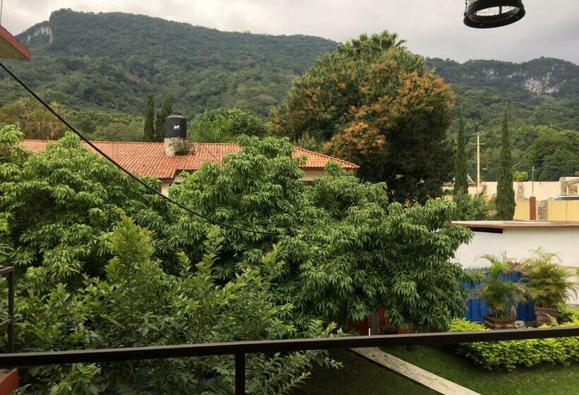 פנסיון Hostal Aquismon