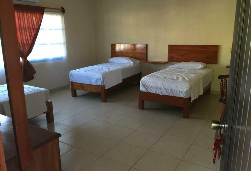 פנסיון Hostal Aquismon