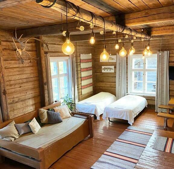 ペンション Lauri Historical Log House Manor
