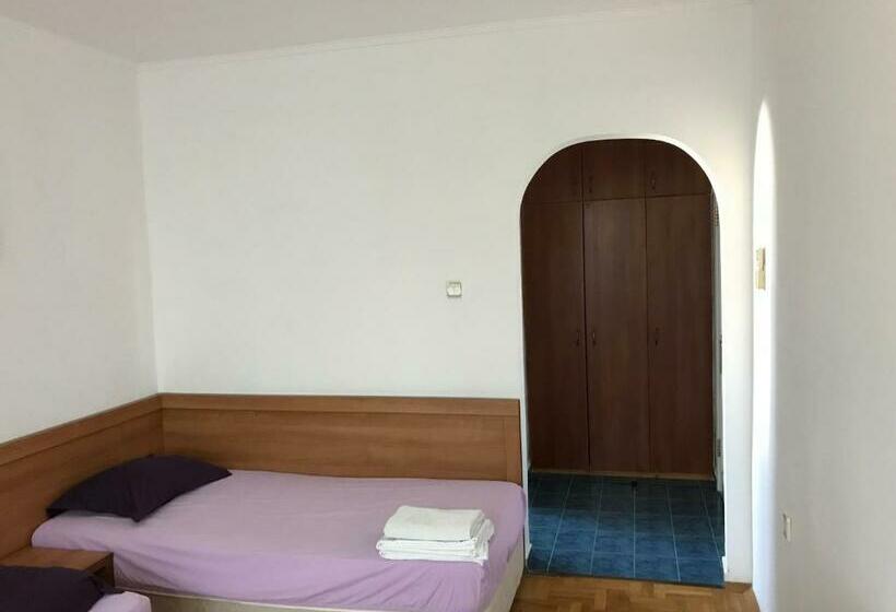 膳宿费 Milena`s House