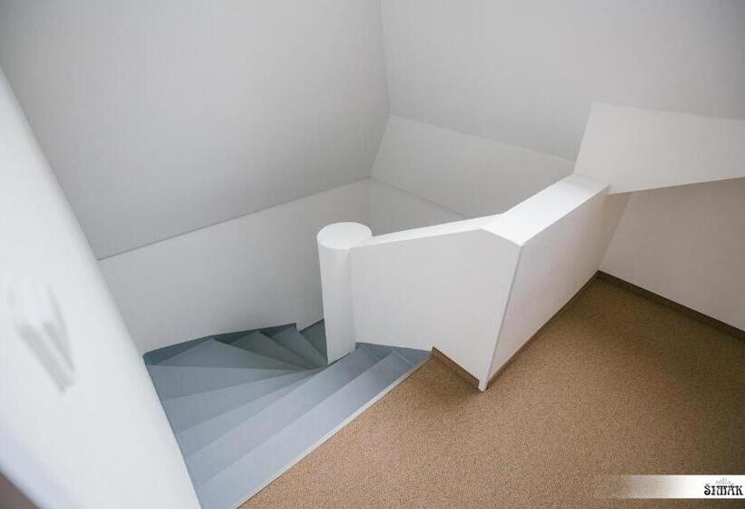 ペンション Villa šimák