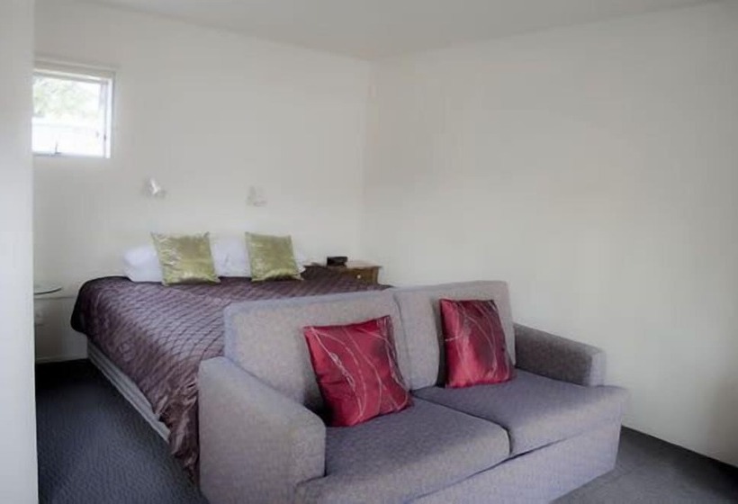 Wellington 747 Motel