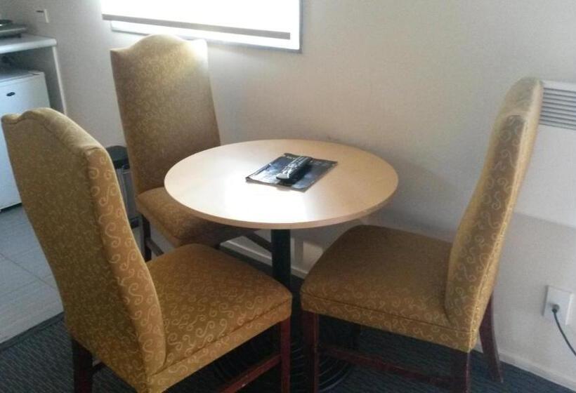 Wellington 747 Motel