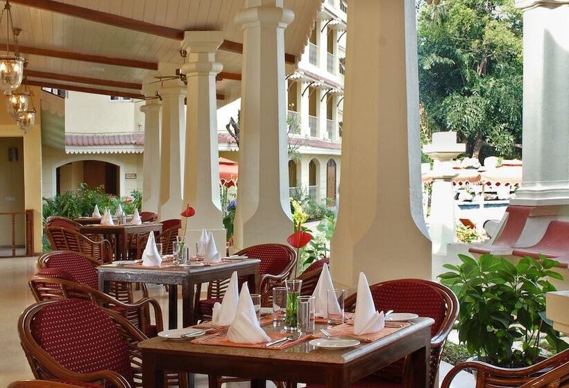 ホテル Acron Candolim Regina