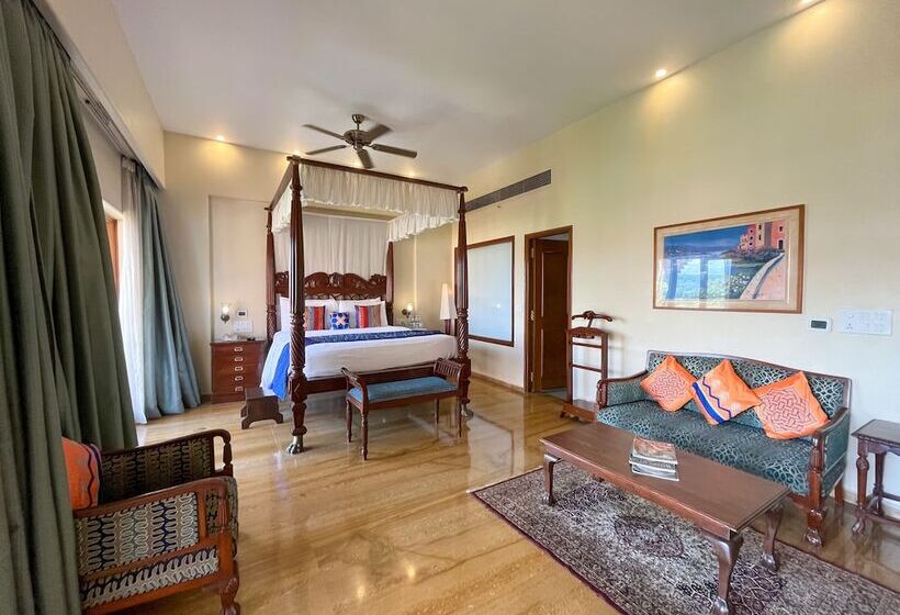 ホテル Acron Candolim Regina