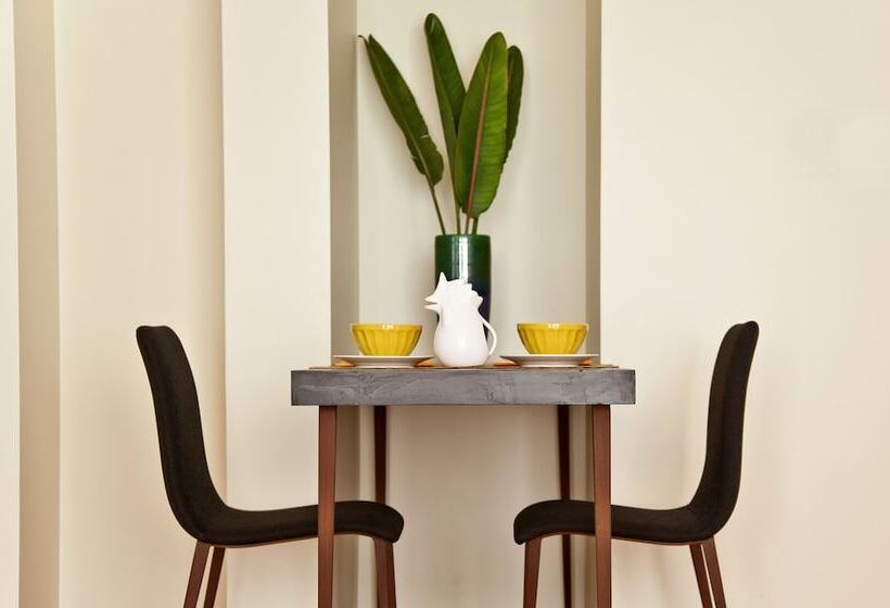 هتل Art Suites & Gallery