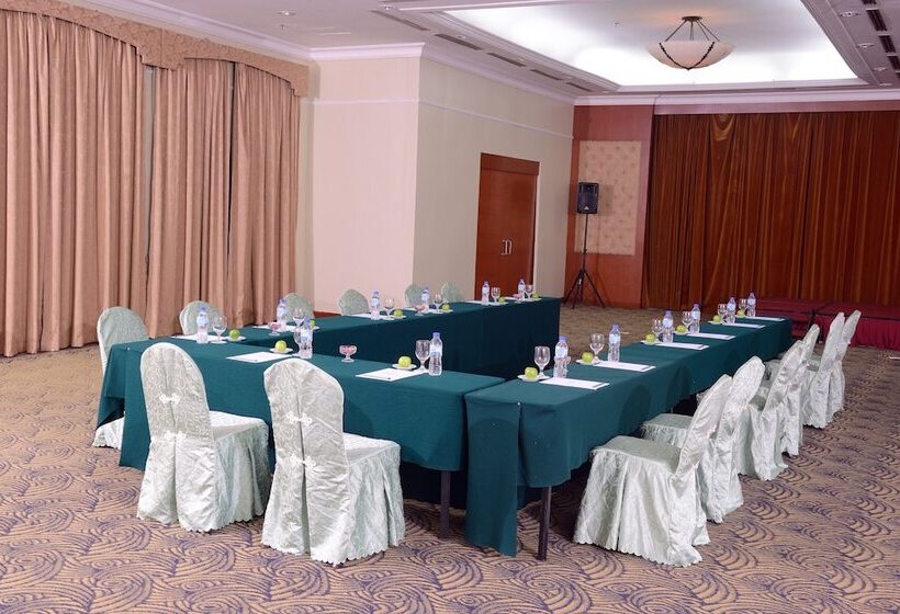 호텔 Bella Vista Waterfront Resort