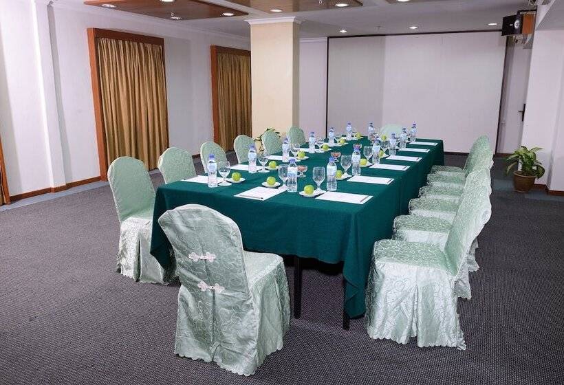 호텔 Bella Vista Waterfront Resort