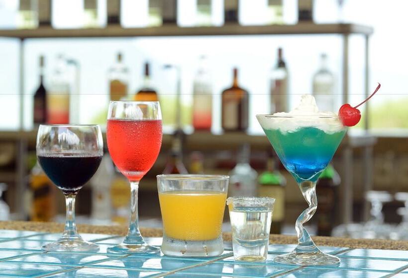 호텔 Bella Vista Waterfront Resort