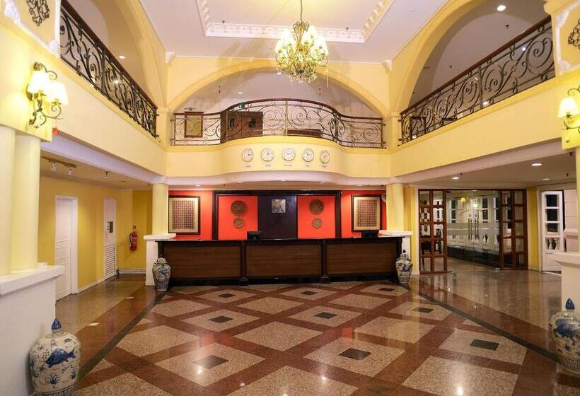 호텔 Bella Vista Waterfront Resort