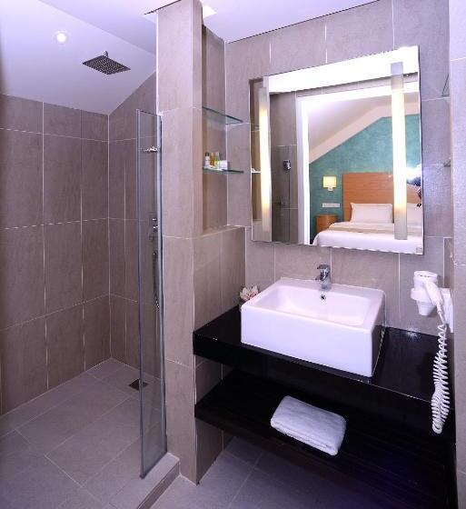 호텔 Bella Vista Waterfront Resort