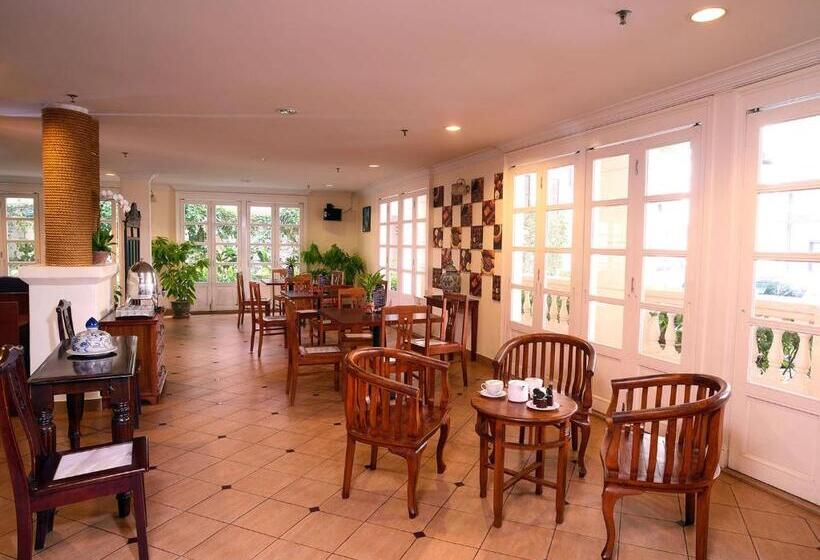 호텔 Bella Vista Waterfront Resort