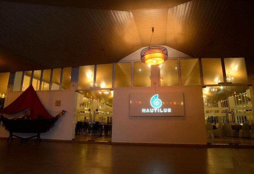 호텔 Bella Vista Waterfront Resort