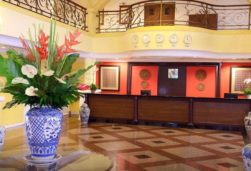 호텔 Bella Vista Waterfront Resort