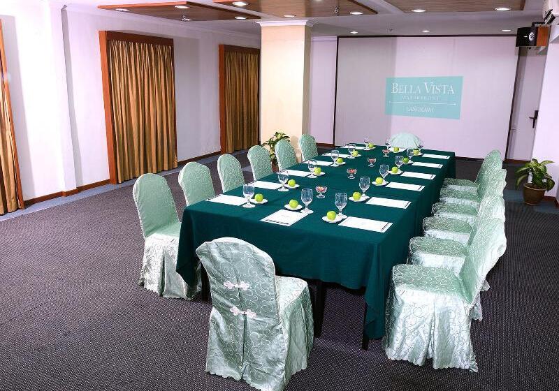 호텔 Bella Vista Waterfront Resort