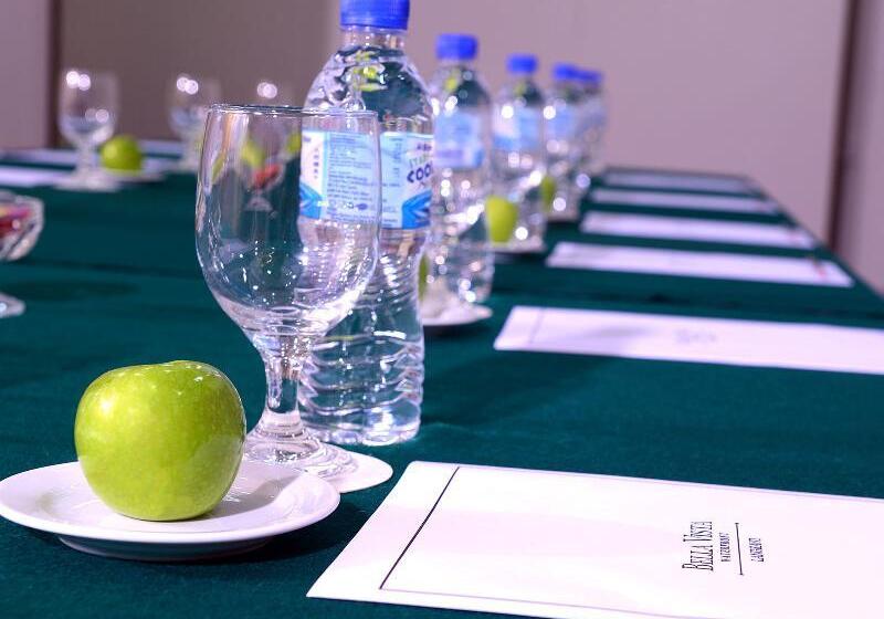 호텔 Bella Vista Waterfront Resort