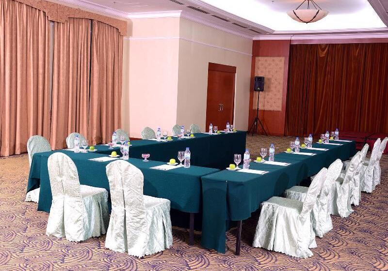 호텔 Bella Vista Waterfront Resort