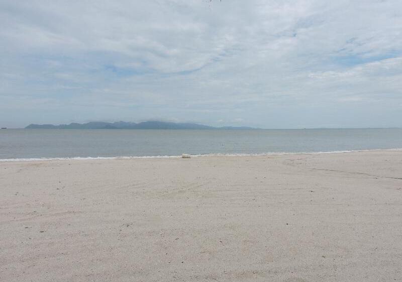 호텔 Bella Vista Waterfront Resort