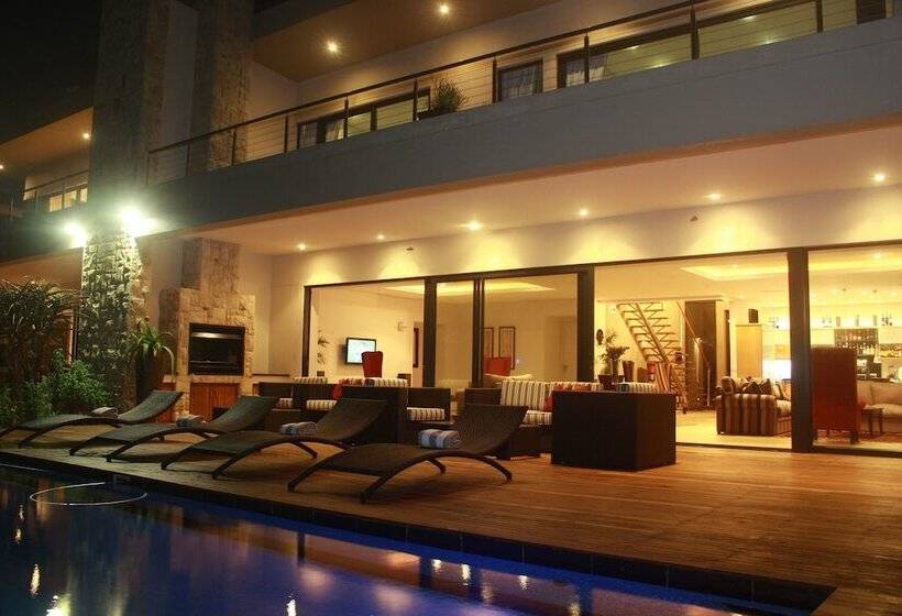 בית מלון כפרי Canelands Beach Club