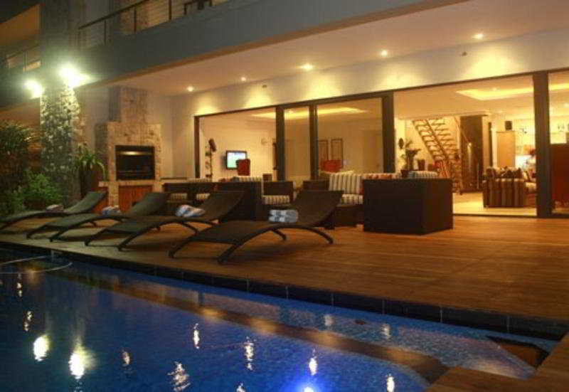 בית מלון כפרי Canelands Beach Club