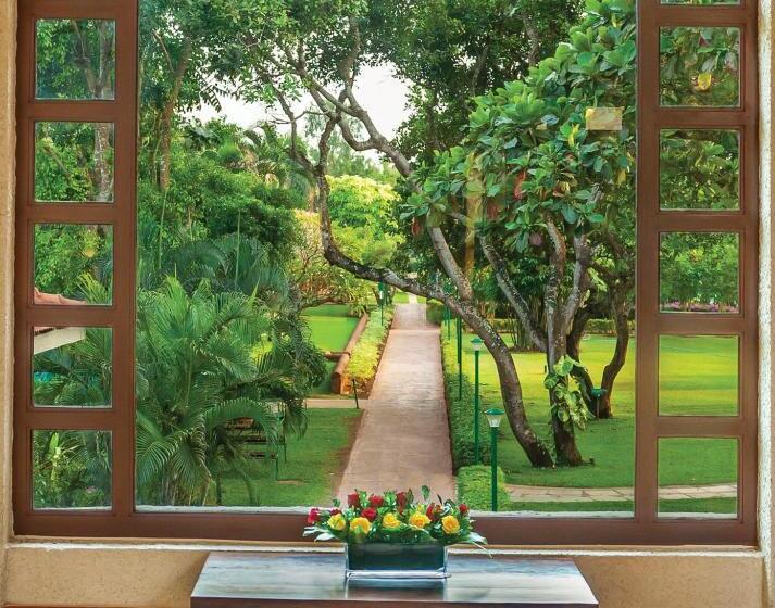 هتل Caravela Beach Resort