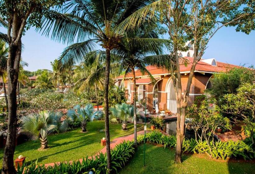 هتل Caravela Beach Resort