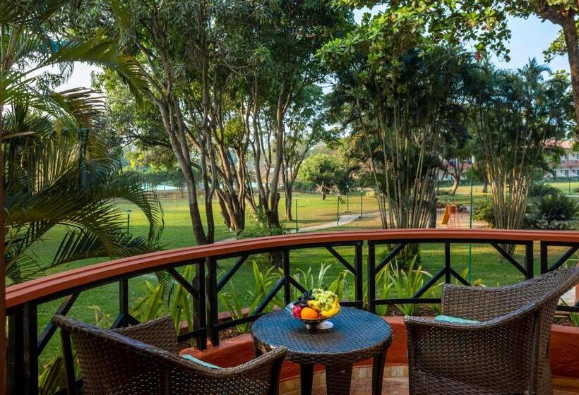 هتل Caravela Beach Resort