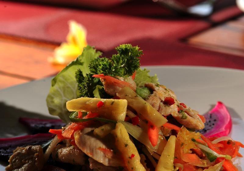 ホテル Cocotinos Sekotong, A Boutique Beach Resort & Spa