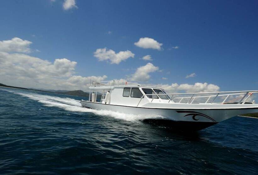 ホテル Cocotinos Sekotong, A Boutique Beach Resort & Spa