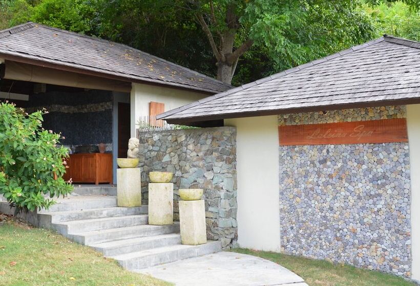 ホテル Cocotinos Sekotong, A Boutique Beach Resort & Spa