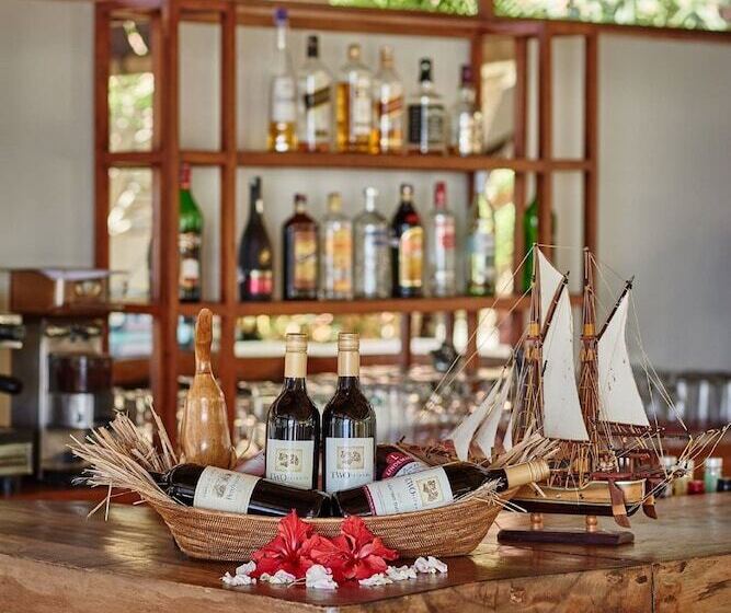 ホテル Cocotinos Sekotong, A Boutique Beach Resort & Spa