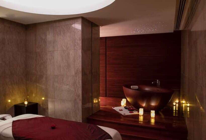 Отель Conrad Abu Dhabi Etihad Towers