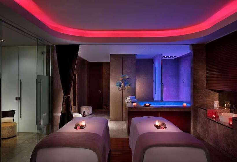 Отель Conrad Abu Dhabi Etihad Towers