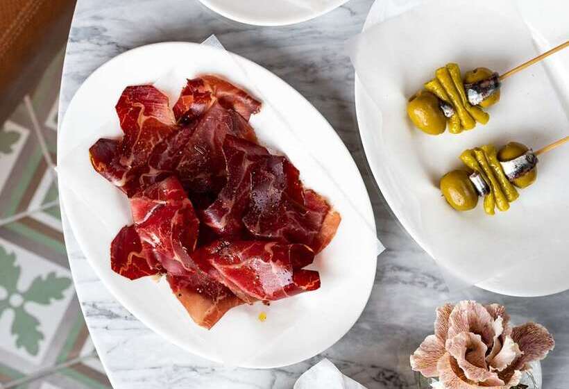 Отель Conrad Abu Dhabi Etihad Towers