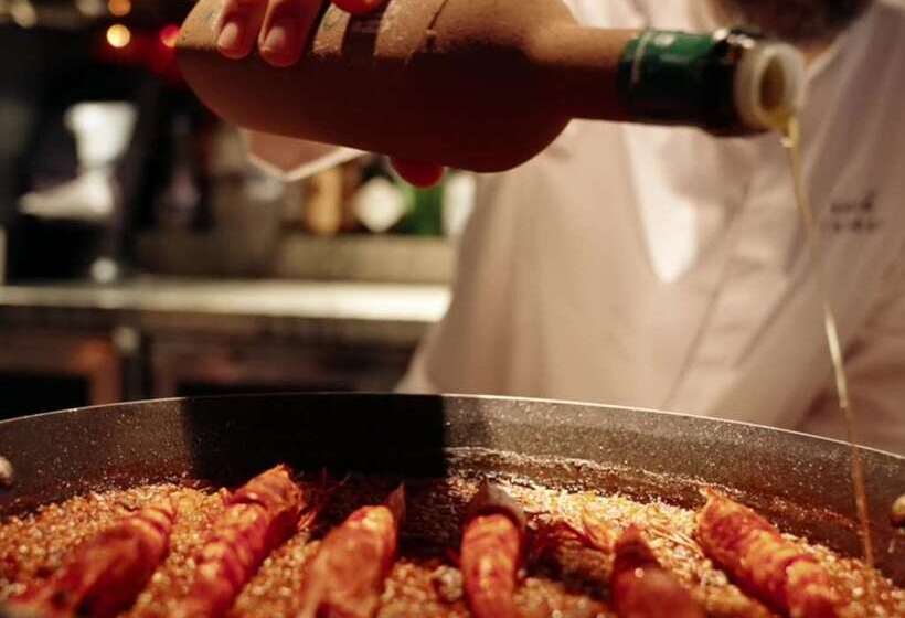 Отель Conrad Abu Dhabi Etihad Towers