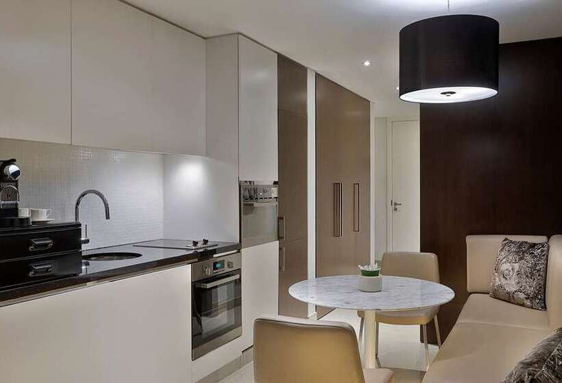 Отель Conrad Abu Dhabi Etihad Towers