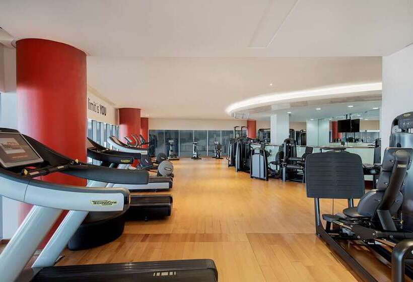 Отель Conrad Abu Dhabi Etihad Towers