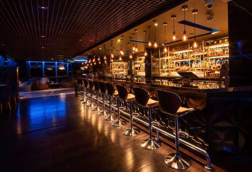 Отель Conrad Abu Dhabi Etihad Towers