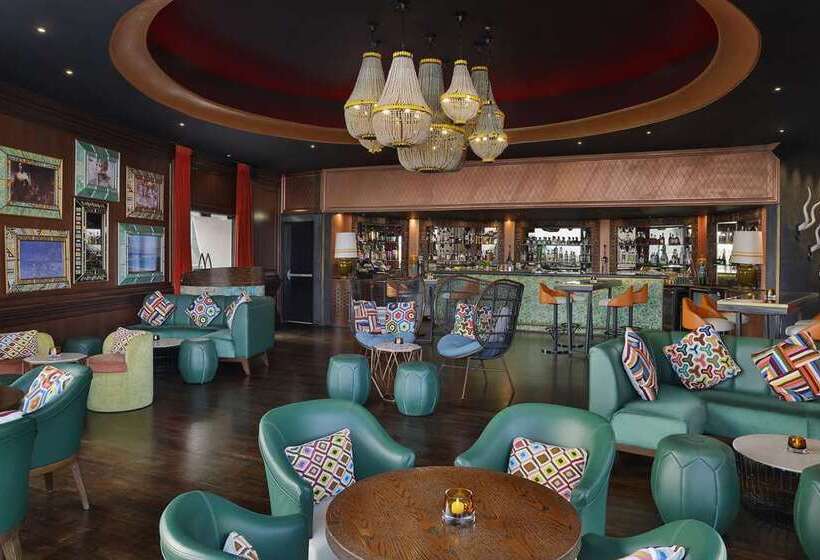 Отель Conrad Abu Dhabi Etihad Towers