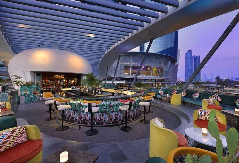Отель Conrad Abu Dhabi Etihad Towers