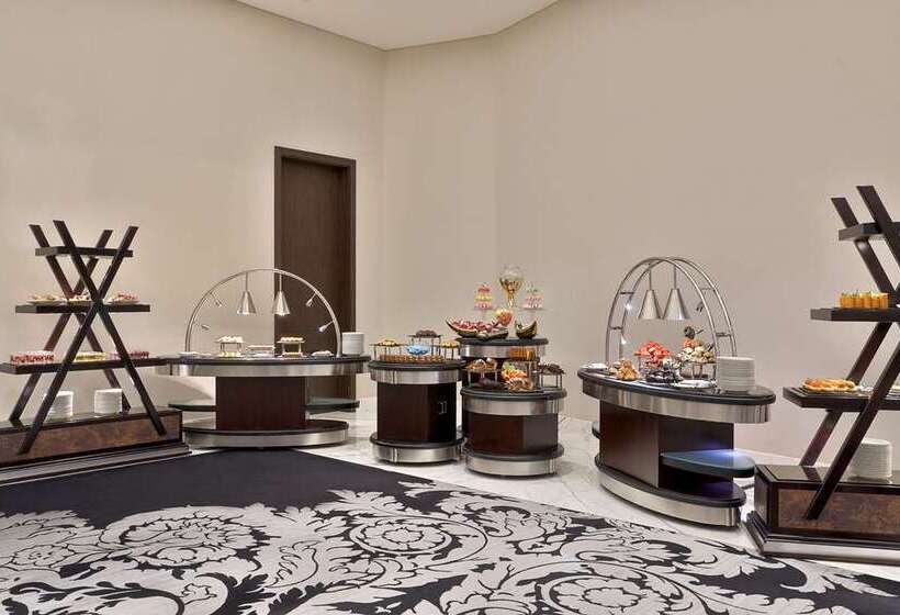 Отель Conrad Abu Dhabi Etihad Towers