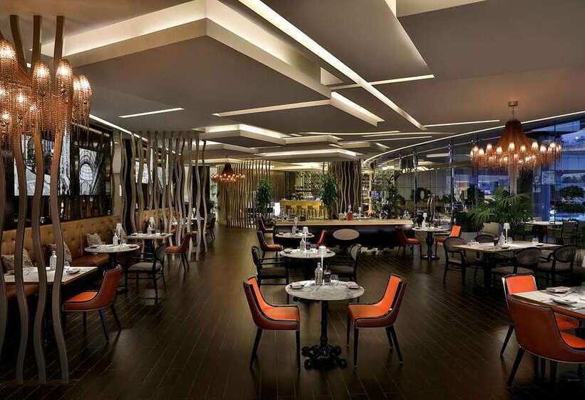 Отель Conrad Abu Dhabi Etihad Towers