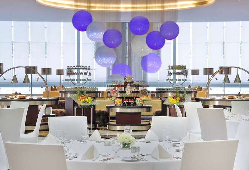 Отель Conrad Abu Dhabi Etihad Towers